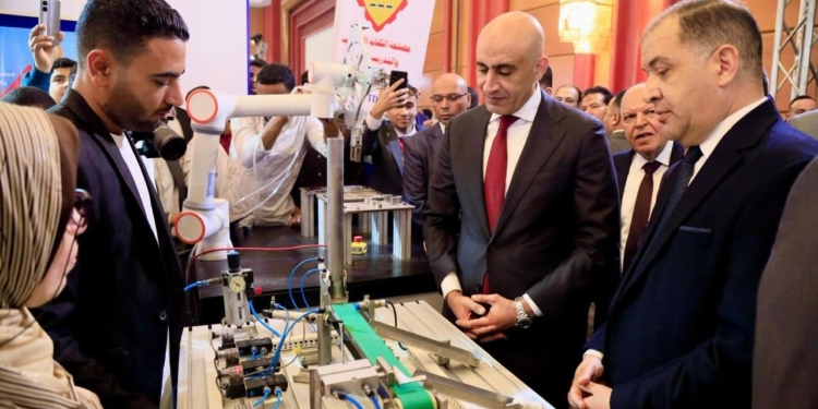 عبد اللطيف: أسواق العمل تتغير والتعليم لم يعد يمكن أن يظل جامدًا