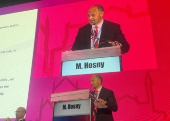 من فلورنسا إلى القاهرة..تكريم دولي يرسّخ ريادة قصر العيني في جراحات العيون بالليزر