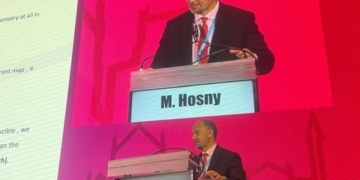 من فلورنسا إلى القاهرة..تكريم دولي يرسّخ ريادة قصر العيني في جراحات العيون بالليزر