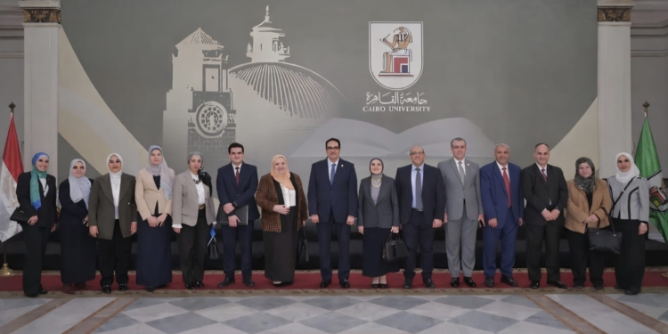 جامعة القاهرة تستقبل وفد هيئة ضمان الجودة لتجديد الاعتماد المؤسسي لكلية الصيدلة