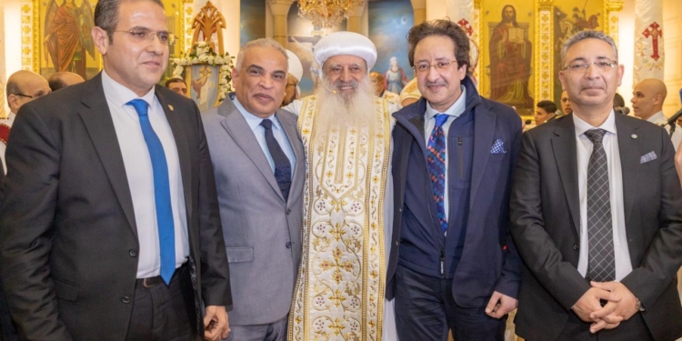 رئيس جامعة طنطا يشهد قداس عيد القيامة المجيد بكنيسة مارجرجس بطنطا