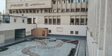 معهد بحوث أمراض العيون ينظم يومًا علميًا حول “القرنية المخروطية” بمشاركة خبراء دوليين