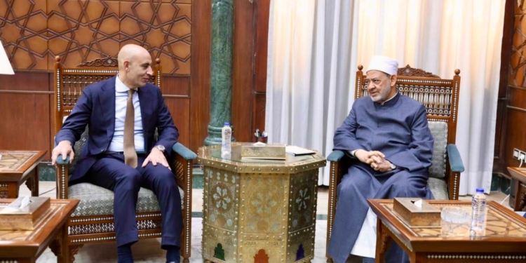 «عبداللطيف» لشيخ الأزهر: نركز على ترسيخ القيم الأخلاقية والسلوكيات في المناهج المطورة