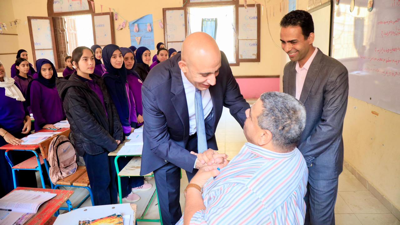 عبداللطيف: تدريس البرمجة والثقافة المالية خطوة محورية لإعداد الطلاب لوظائف المستقبل