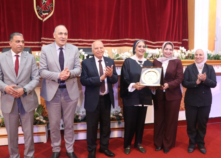 نقيب المعلمين يشهد حفل إطلاق رقمنة المعاهد القومية