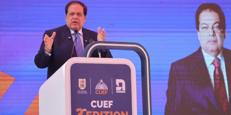 محمد أبو العينين: بقيادة الرئيس السيسي.. بناء الدولة الصناعية يبدأ من الجامعة.. و100 فرصة تدريب وعمل لطلاب القاهرة