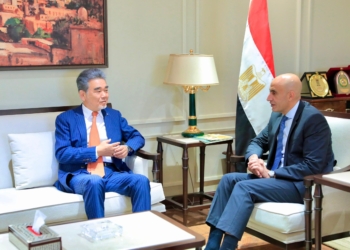 «عبداللطيف» يلتقي رئيس «هيروشيما» لبحث تنفيذ منهج "الثقافة المالية" لطلاب الثانوية