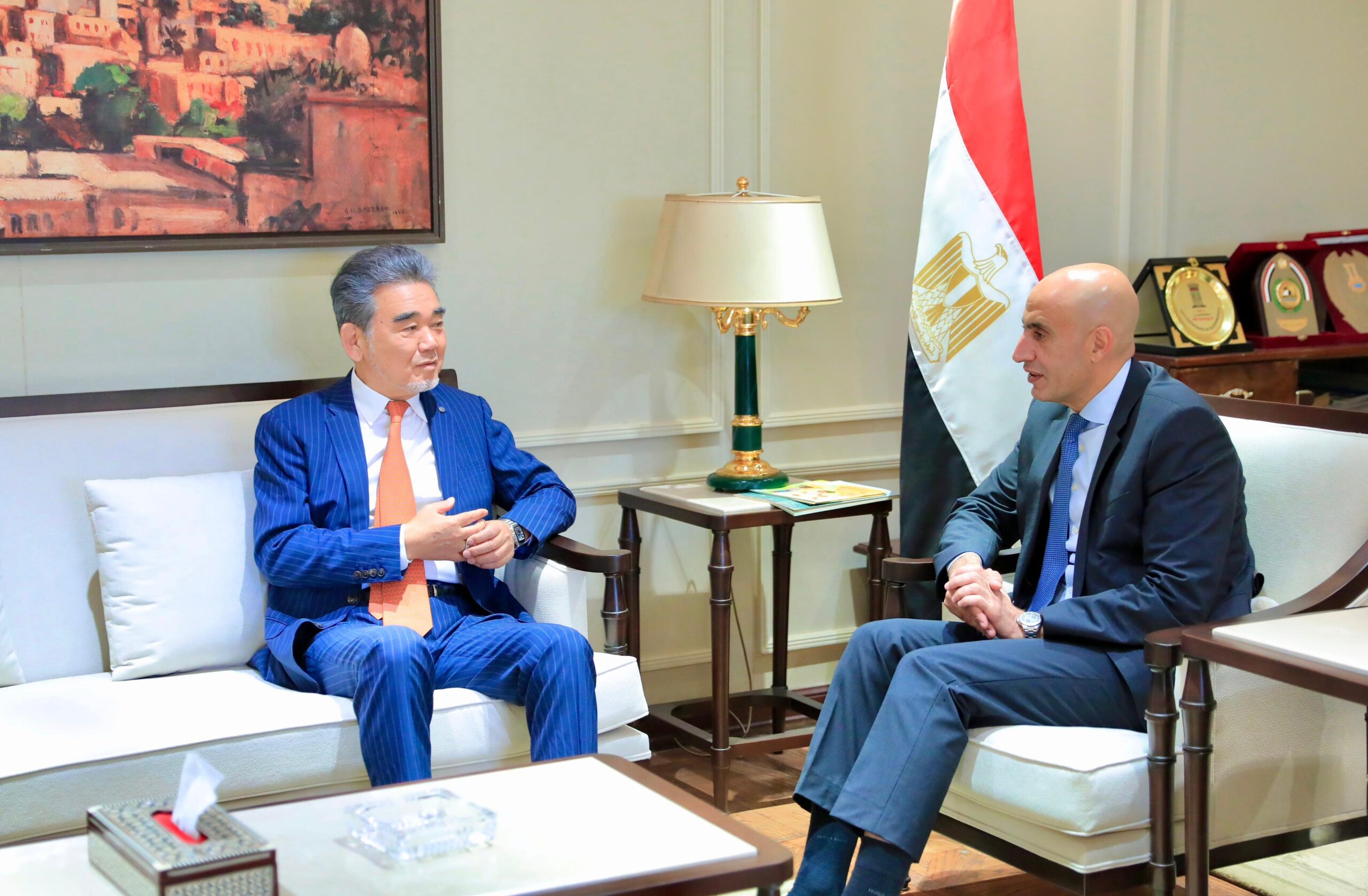 «عبداللطيف» يلتقي رئيس «هيروشيما» لبحث تنفيذ منهج "الثقافة المالية" لطلاب الثانوية