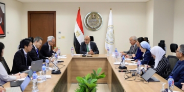 «عبداللطيف» يبحث مع وفد "جايكا" تطوير نظم التعليم بالمدارس المصرية اليابانية