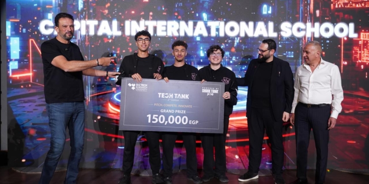 من جهاز للتنبؤ بنوبات الصرع إلى حلول للطاقة والزراعة… مشروعات طلابية مبتكرة لطلاب المدارس