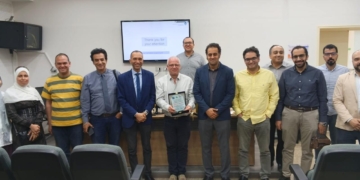 البروفيسور الألماني “أنسجار بيرليس” يشيد بوحدة الأشعة التداخلية وقسطرة المخ بطب عين شمس