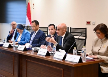 وزير التعليم: ندرس تخصيص باقات رقمية آمنة للطلاب تحت 18 عامًا