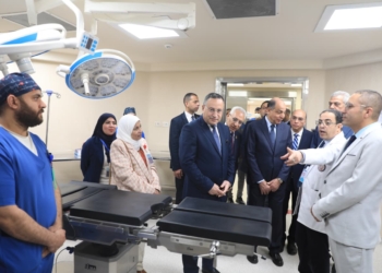 وزير التعليم العالى فى مستشفى الاطفال بالمنيا
