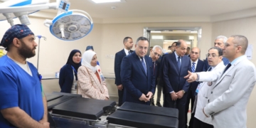 وزير التعليم العالى فى مستشفى الاطفال بالمنيا
