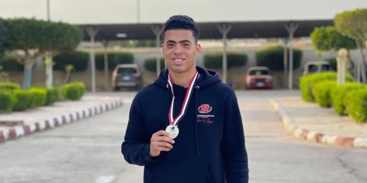 طالب بجامعة طنطا الأهلية ينضم لمنتخب مصر للملاكمة بعد تتويجه بفضية الجمهورية