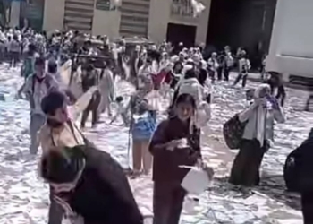  «تعليم الدقهلية» عن فيديو تمزيق الكتب الدراسية: قديم ويعود لسنوات سابقة