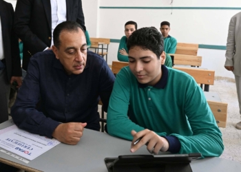 «مدبولي» يؤكد أهمية تدريس بالبرمجة والذكاء الاصطناعي والثقافة المالية