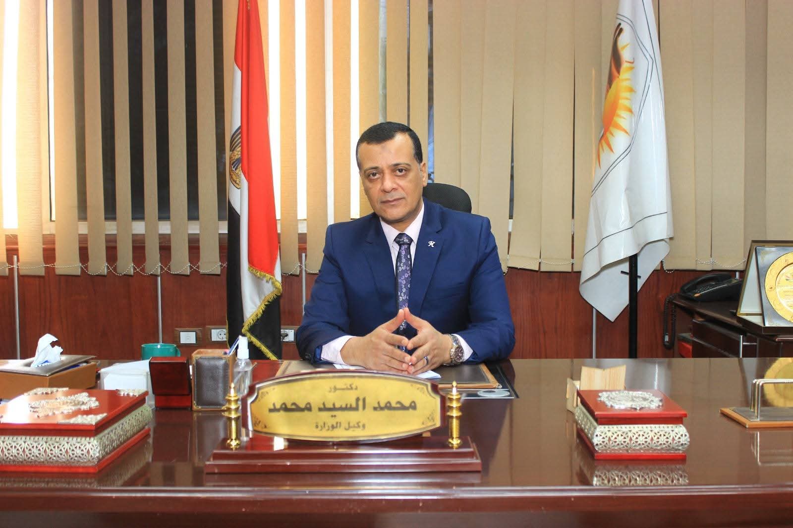 «تعليم سوهاج» يبدأ إجراءات صرف الرواتب للعمال المؤقتين بالإدارات