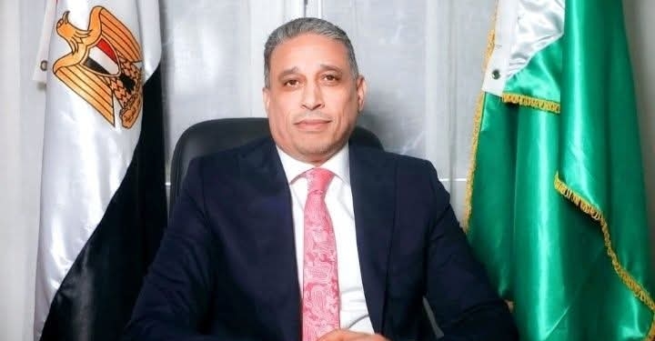 وكيل التعليم بالجيزة يطمئن على طالبات الإعدادية بعد حريق محل بجوار مدرستهم
