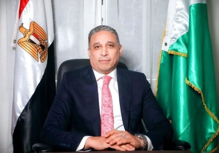 وكيل التعليم بالجيزة يطمئن على طالبات الإعدادية بعد حريق محل بجوار مدرستهم