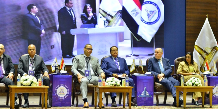 إنطلاق مؤتمر حقوق عين شمس “القانون والطاقة” بحضور النائب محمد أبو العينين