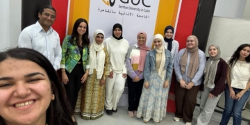 من المستشفيات إلى شركات الدواء.. صيدلة الألمانية بالقاهرة ترسم خريطة مهنية للطلاب