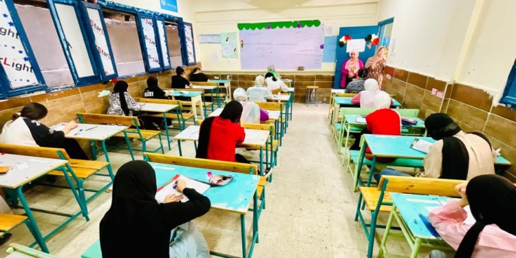 خلع بمفصل الحوض وجرح بالوجه.. إصابة معلم بعد انتهاء امتحانات الثانوية العامة