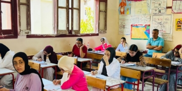 دليل طلاب البكالوريا.. المواد والدرجات والكليات المتاحة في الصف الثاني