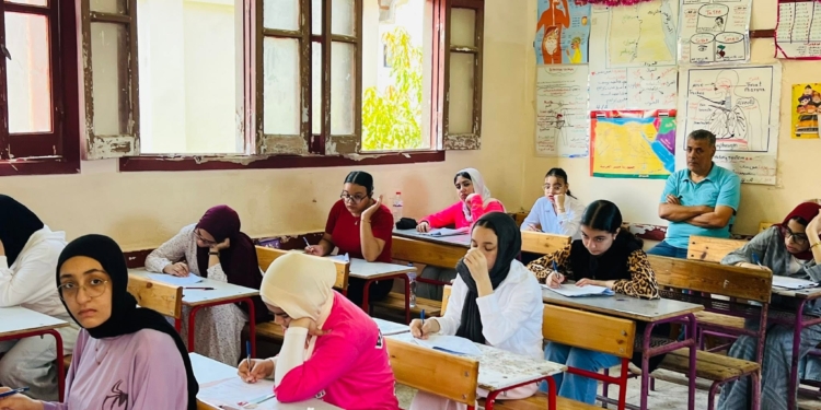 دليل طلاب البكالوريا.. المواد والدرجات والكليات المتاحة في الصف الثاني