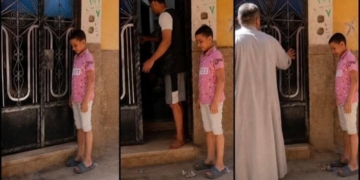 طفل بين أبوين وجد.. فيديو مؤلم يوثق لحظات تخلي الجميع عنه في الشارع
