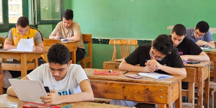 قبل اختيار المسار.. خبير تربوي يكشف الكليات المغلقة والمفتوحة أمام طلاب البكالوريا