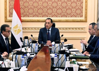 رئيس الوزراء يتابع مستجدات الموقف التنفيذي لمستشفى “500500”