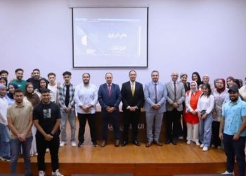 مدير صندوق مكافحة الإدمان يلتقي الطلاب الملتحقين بأول ليسانس متخصص في “علم نفس الإدمان والأساليب العلاجية”