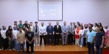 مدير صندوق مكافحة الإدمان يلتقي الطلاب الملتحقين بأول ليسانس متخصص في “علم نفس الإدمان والأساليب العلاجية”
