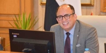 رئيس جامعة العاصمة للمنتخب: العبوا بروح الفريق الواحد، وبقلب المحارب
