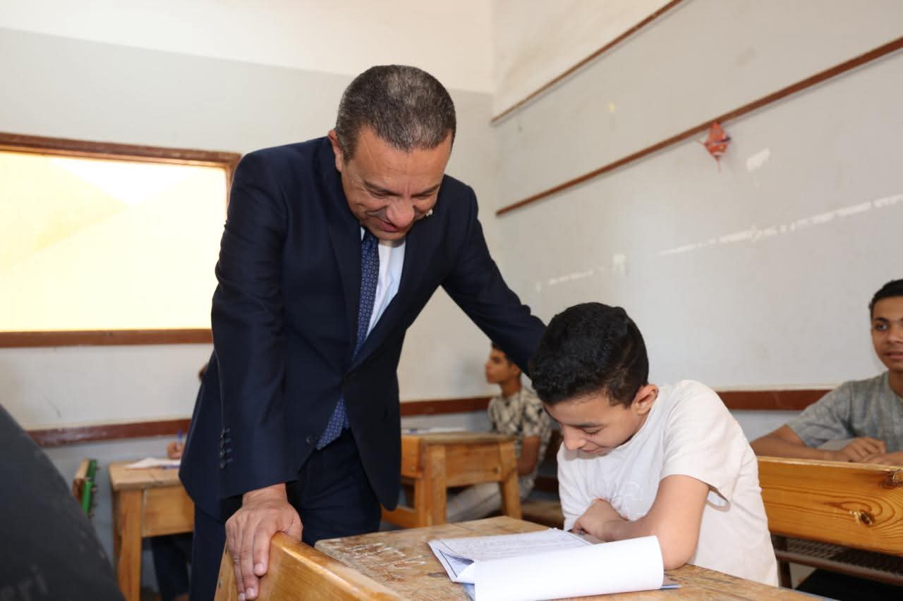 إحالة مدير إدارة بركة السبع ومدير مدرسة للتحقيق بمحافظة المنوفية.. ما القصة؟