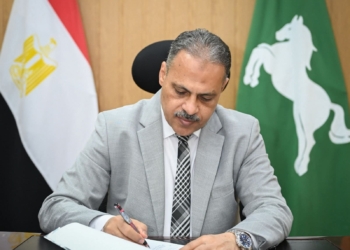 محافظ الشرقية يُجري حركة تنقلات بين لوكلاء ومديري الإدارات التعليمية