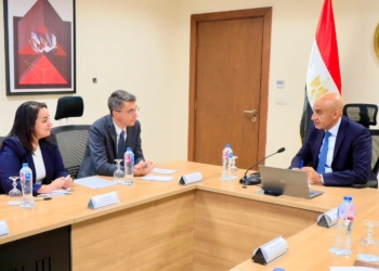 «عبداللطيف» يبحث مع وفد البنك الدولي سبل دعم جهود تطوير المنظومة التعليمية