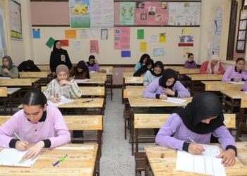 بعد قليل.. انطلاق امتحانات الدبلومات الفنية 2026 بنظام البوكليت