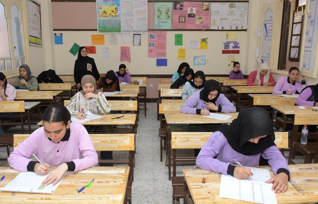 التعليم: عدد المتقدمين لامتحانات الشهادة الإعدادية 2026 2 مليون و28 ألف طالب