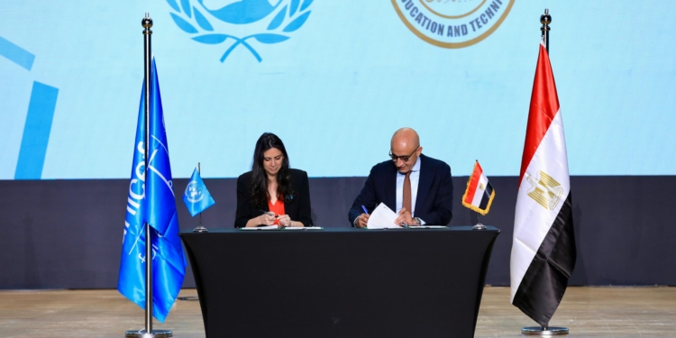 للمرة الاولى.. «عبداللطيف» وممثلة «يونيسيف مصر» يوقعان بيانًا مشتركًا لتعزيز جودة التعليم الفني