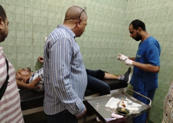 وفد «المعلمين» و«تعليم بأسيوط» يطمئن على الحالة الصحية للمراقبين المصابين