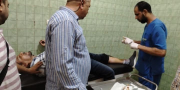 وفد «المعلمين» و«تعليم بأسيوط» يطمئن على الحالة الصحية للمراقبين المصابين