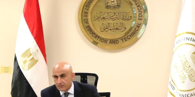 الثانوية العامة 2026.. «عبداللطيف» يوجه بتخصيص مداخل ومخارج لكل لجنة بالمجمعات
