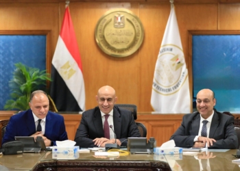 الثانوية العامة 2026.. «عبداللطيف» يتابع انتظام أول أيام الامتحانات من غرفة العمليات