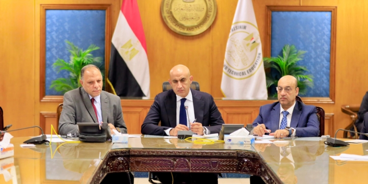 الثانوية العامة 2026.. «عبداللطيف» يوجه بتنفيذ إجراءات التفتيش بدقة وحزم