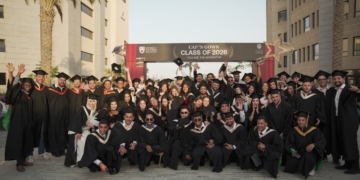 جامعة الأمير إدوارد بالجامعات الكندية تحتفل بخريجي الدفعة الخامسة بالقاهرة