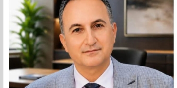 دموع أسوان تودع صفاء علي محمد.. معلمة خرجت لأداء الواجب فعادت محمولة على الأكتاف
