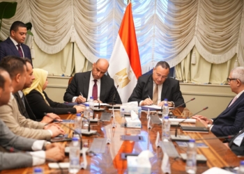 وزيرا التعليم العالي والعمل يوقعان بروتوكولًا لإعداد كوادر في السلامة المهنية والموارد البشرية