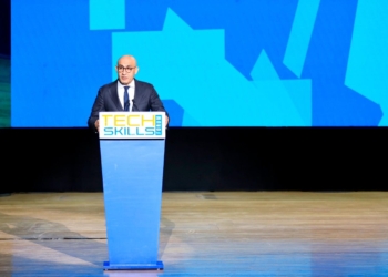 عبد اللطيف: المدارس يجب أن تصنع المهارات لا أن تنقل المعرفة فقط